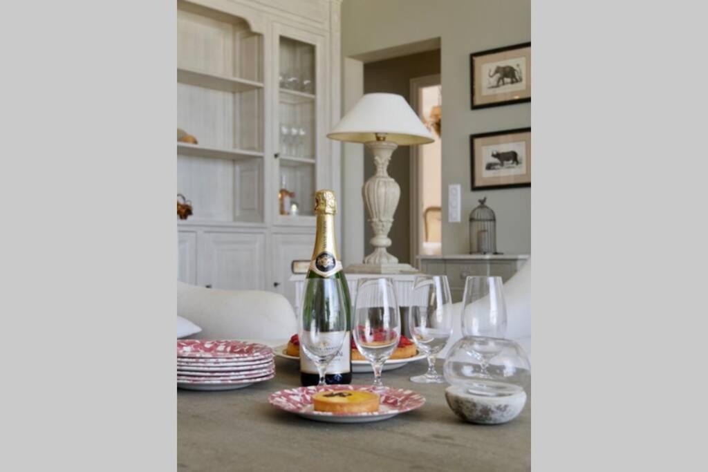Bord De Mer - Ac, Wifi, Chic, Sea View, Beach 2 Minutes Walk Antibes Esterno foto