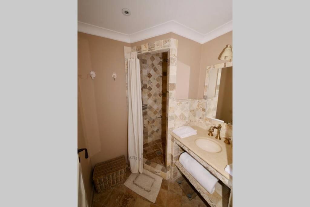 Bord De Mer - Ac, Wifi, Chic, Sea View, Beach 2 Minutes Walk Antibes Esterno foto